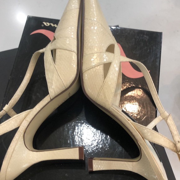 Nina Tambour -SX Bone Snake skin heels cream color pointed toe women's size 8 - Picture 6 of 7